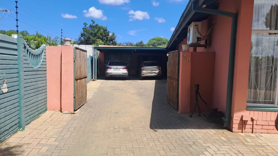 4 Bedroom Property for Sale in Universitas Free State